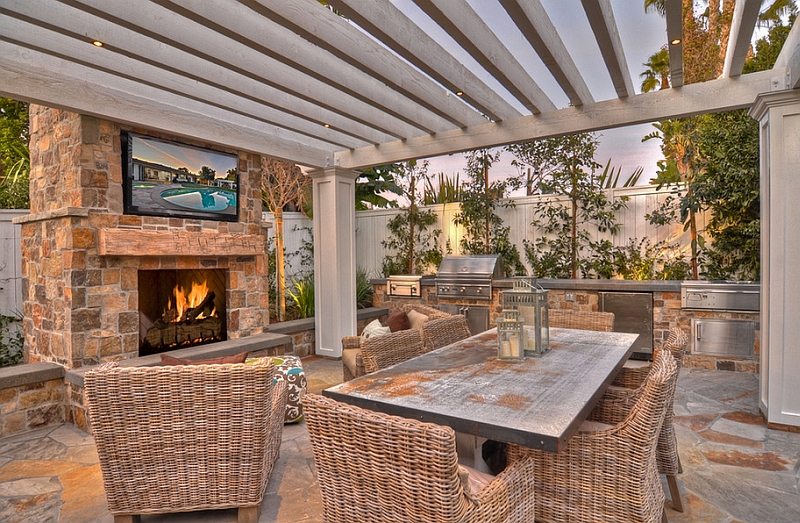 outdoor tv for backyard or patio